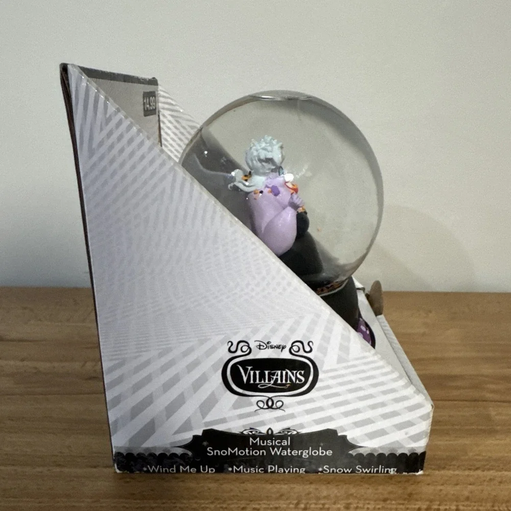 New Disney Villains Ursula Little Mermaid Music Snomotion Waterglobe Snow Globe - Picture 4 of 6